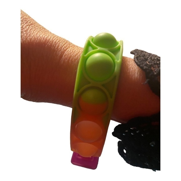 PUSH Pop Fidget Bracelet Multicolor Stress Relief Finger Press Bracelet Set Of 3 - Picture 2 of 6